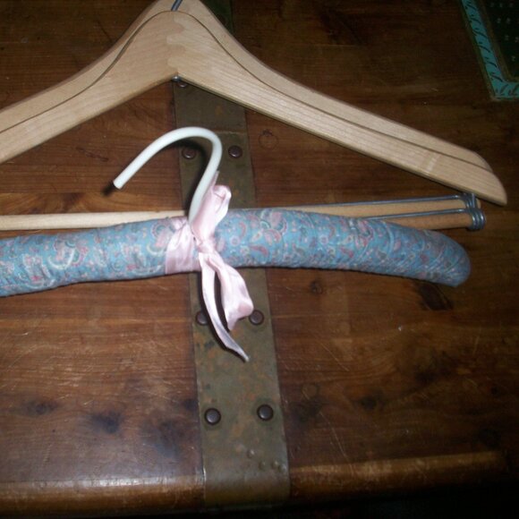 Vintage Lot of Three Wooden Hangers Pants Trousers Slacks Suit Coat Locking Bar - Picture 2 of 5